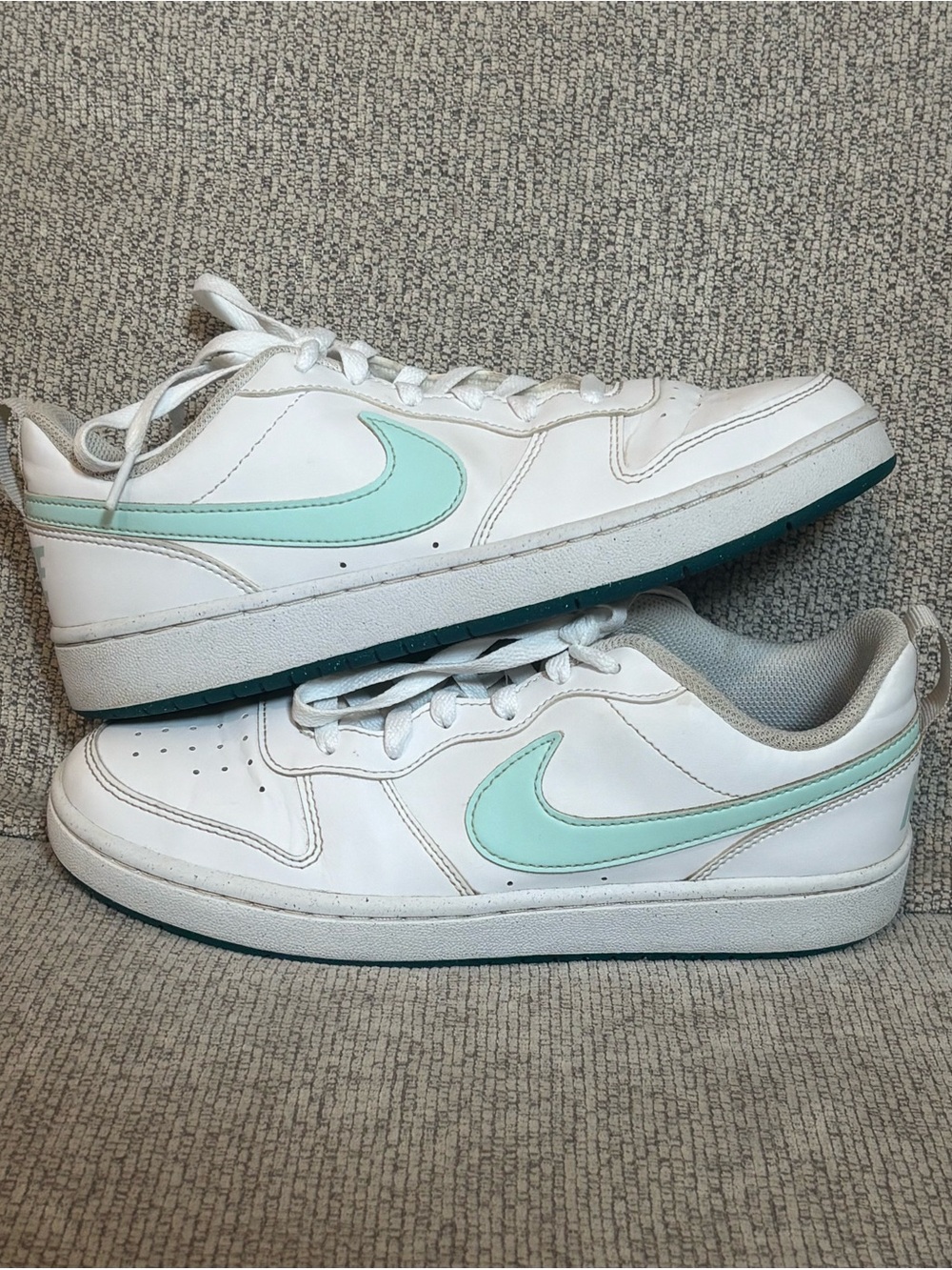 Nike Court Low Sneakers White & Mint size 7 Youth/8.5 Women’s